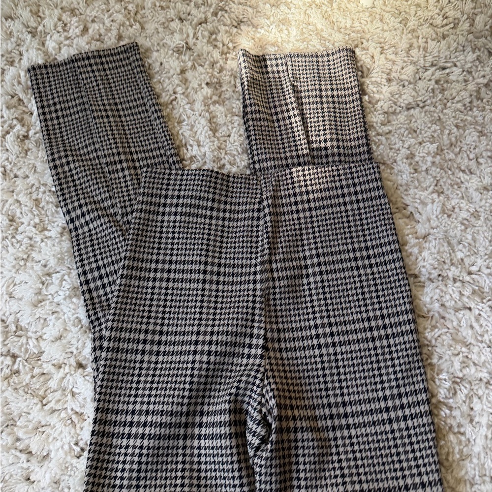 H&M Black and White Houndstooth Wide Leg professional dress pants NWT.